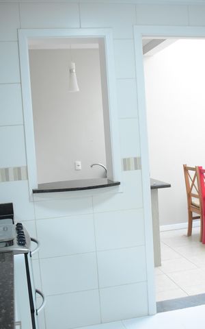 Casa para alugar com 168m², 3 quartos e 2 vagasCozinha e porta para sala de jantar