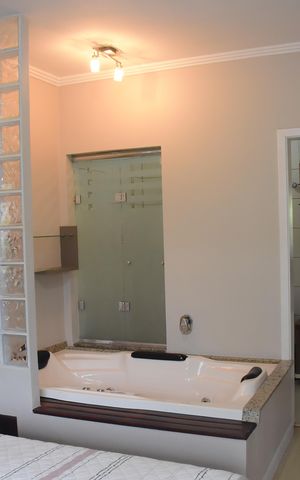 Casa para alugar com 168m², 3 quartos e 2 vagasBanheira da suíte