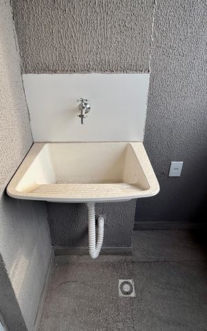 Apartamento à venda com 37m², 2 quartos e sem vaga Apartamento à venda com 37m², 2 quartos e sem vagaÁrea de Serviço
