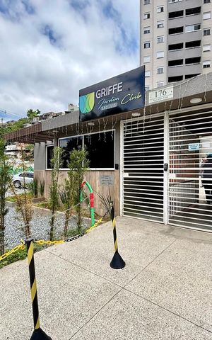 Apartamento à venda com 37m², 2 quartos e sem vaga Apartamento à venda com 37m², 2 quartos e sem vagaFachada
