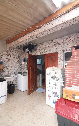 Casa à venda com 150m², 3 quartos e sem vagaÁrea de Serviço e Churrasqueira 