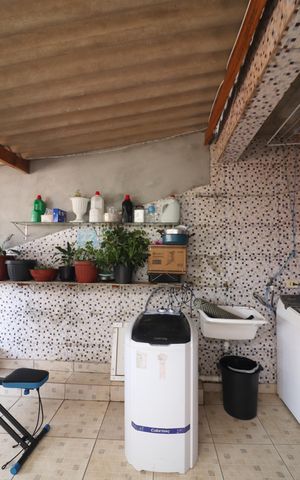 Casa à venda com 150m², 3 quartos e sem vagaÁrea de Serviço e Churrasqueira 