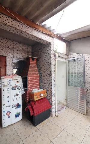 Casa à venda com 150m², 3 quartos e sem vagaÁrea de Serviço e Churrasqueira 