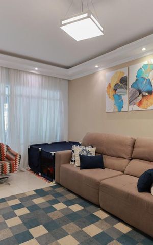 Casa à venda com 700m², 2 quartos e 2 vagas Casa à venda com 700m², 2 quartos e 2 vagasSala