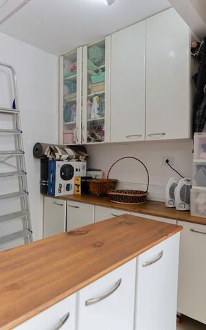 Casa à venda com 700m², 2 quartos e 2 vagas Casa à venda com 700m², 2 quartos e 2 vagasÁrea de serviço