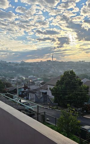 Casa para alugar com 220m², 4 quartos e 3 vagas Casa para alugar com 220m², 4 quartos e 3 vagasVista