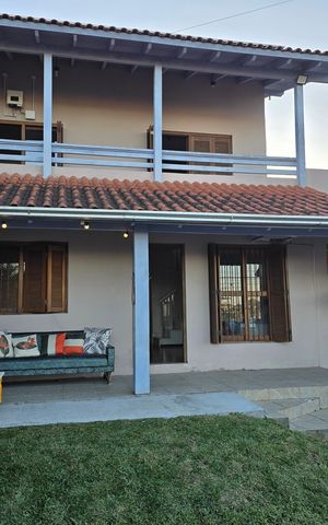 Casa para alugar com 220m², 4 quartos e 3 vagas Casa para alugar com 220m², 4 quartos e 3 vagasFachada