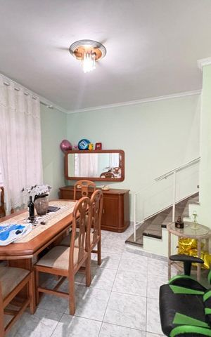 Casa à venda com 162m², 3 quartos e 1 vaga Casa à venda com 162m², 3 quartos e 1 vagaSala