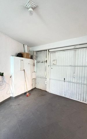 Casa à venda com 162m², 3 quartos e 1 vaga Casa à venda com 162m², 3 quartos e 1 vagaGaragem