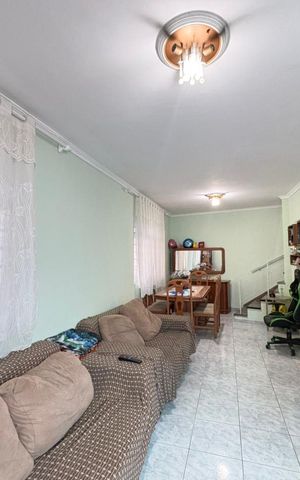 Casa à venda com 162m², 3 quartos e 1 vaga Casa à venda com 162m², 3 quartos e 1 vagaSala