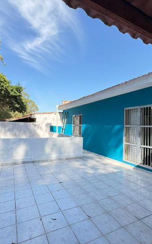 Casa à venda com 162m², 3 quartos e 1 vaga Casa à venda com 162m², 3 quartos e 1 vagaÁrea externa