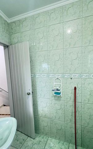 Casa à venda com 162m², 3 quartos e 1 vaga Casa à venda com 162m², 3 quartos e 1 vagaBanheiro