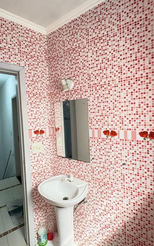 Casa à venda com 162m², 3 quartos e 1 vaga Casa à venda com 162m², 3 quartos e 1 vagaBanheiro