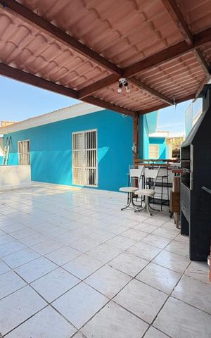 Casa à venda com 162m², 3 quartos e 1 vaga Casa à venda com 162m², 3 quartos e 1 vagaÁrea externa