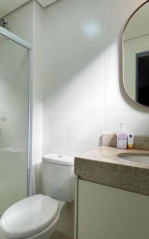 Apartamento para alugar com 65m², 2 quartos e 2 vagas Apartamento para alugar com 65m², 2 quartos e 2 vagasBanheiro