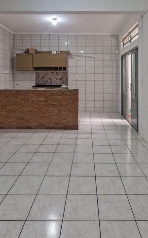 Casa para alugar com 56m², 2 quartos e 1 vaga