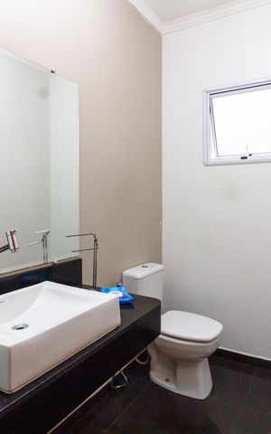Casa à venda com 177m², 3 quartos e 2 vagasLavabo