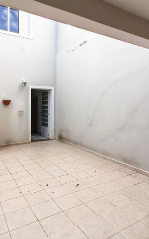Casa à venda com 177m², 3 quartos e 2 vagasQuintal