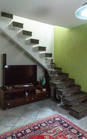 Casa à venda com 177m², 3 quartos e 2 vagasSala