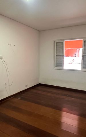 Casa à venda com 268m², 4 quartos e 4 vagas