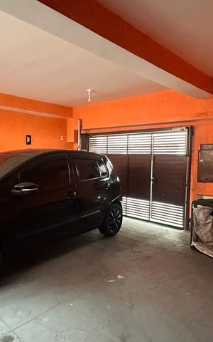 Casa à venda com 268m², 4 quartos e 4 vagas