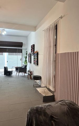 Casa à venda com 268m², 4 quartos e 4 vagas