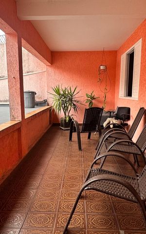 Casa à venda com 268m², 4 quartos e 4 vagas