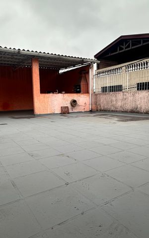 Casa à venda com 268m², 4 quartos e 4 vagas
