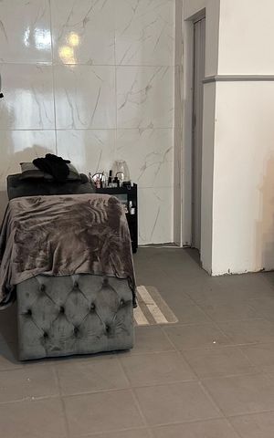 Casa à venda com 268m², 4 quartos e 4 vagas