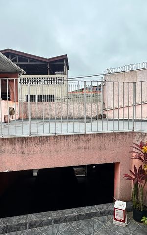 Casa à venda com 268m², 4 quartos e 4 vagas