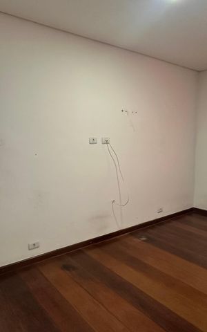 Casa à venda com 268m², 4 quartos e 4 vagas
