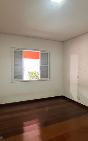 Casa à venda com 268m², 4 quartos e 4 vagas
