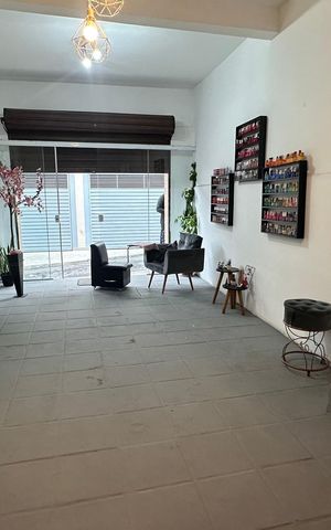 Casa à venda com 268m², 4 quartos e 4 vagas