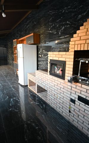Casa à venda com 366m², 2 quartos e 3 vagas