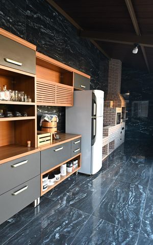 Casa à venda com 366m², 2 quartos e 3 vagas