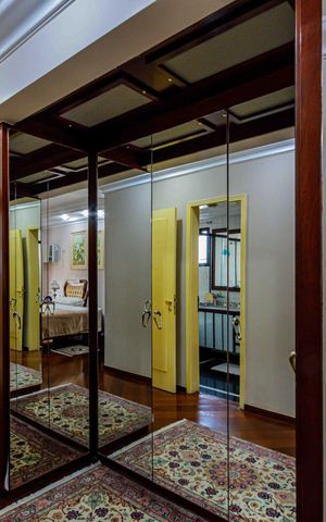Apartamento para alugar com 215m², 3 quartos e 4 vagas Apartamento para alugar com 215m², 3 quartos e 4 vagasSuite 01 - Closet