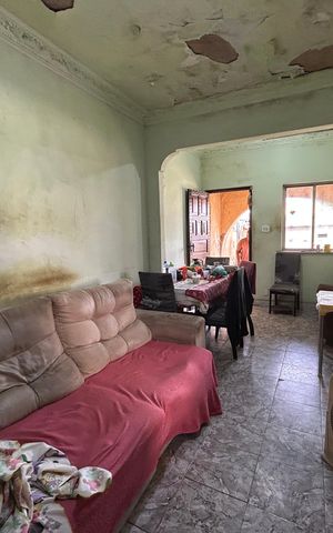 Casa à venda com 75m², 3 quartos e 2 vagasSala
