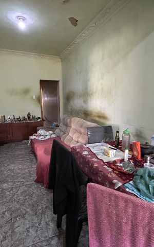 Casa à venda com 75m², 3 quartos e 2 vagasSala