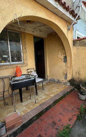 Casa à venda com 75m², 3 quartos e 2 vagasVaranda