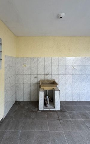 Casa à venda com 136m², 2 quartos e 2 vagas Casa à venda com 136m², 2 quartos e 2 vagasÁrea de Serviço