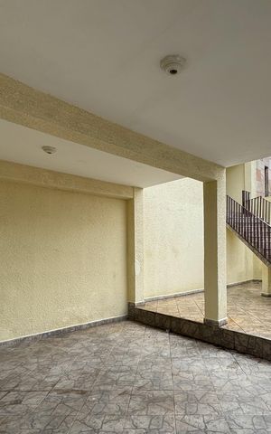 Casa à venda com 136m², 2 quartos e 2 vagas Casa à venda com 136m², 2 quartos e 2 vagasGaragem