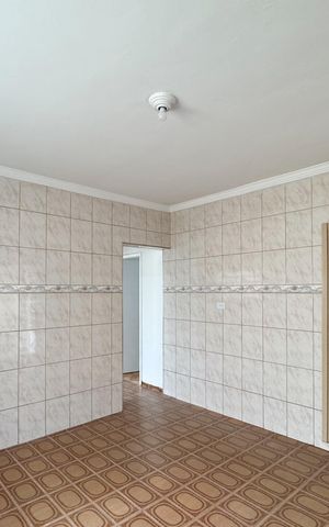 Casa à venda com 136m², 2 quartos e 2 vagas Casa à venda com 136m², 2 quartos e 2 vagasCozinha