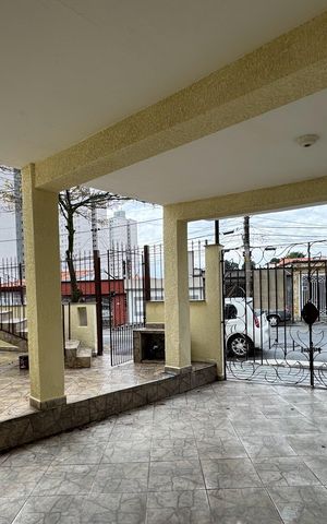 Casa à venda com 136m², 2 quartos e 2 vagas Casa à venda com 136m², 2 quartos e 2 vagasGaragem