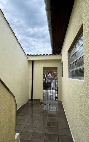 Casa à venda com 136m², 2 quartos e 2 vagas Casa à venda com 136m², 2 quartos e 2 vagasQuintal