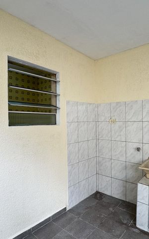 Casa à venda com 136m², 2 quartos e 2 vagas Casa à venda com 136m², 2 quartos e 2 vagasÁrea de Serviço