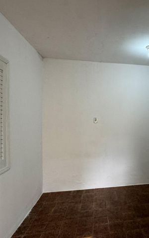 Casa à venda com 136m², 2 quartos e 2 vagas Casa à venda com 136m², 2 quartos e 2 vagasQuarto de Serviço