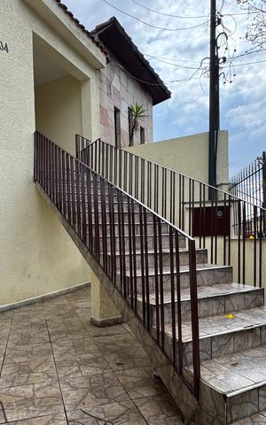 Casa à venda com 136m², 2 quartos e 2 vagas Casa à venda com 136m², 2 quartos e 2 vagasGaragem