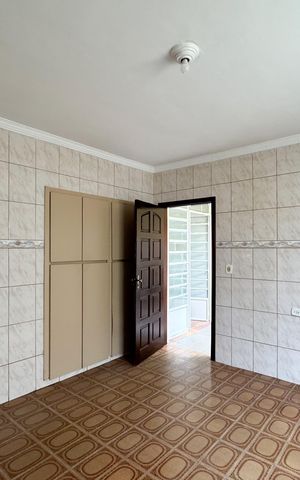 Casa à venda com 136m², 2 quartos e 2 vagas Casa à venda com 136m², 2 quartos e 2 vagasCozinha