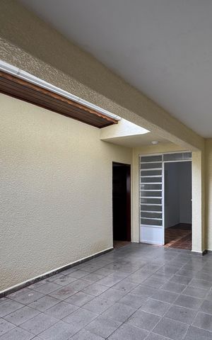 Casa à venda com 136m², 2 quartos e 2 vagas Casa à venda com 136m², 2 quartos e 2 vagasChurrasqueira