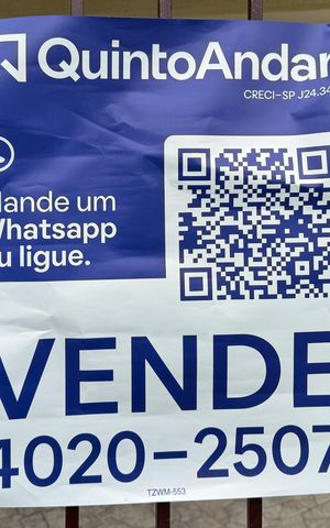 Casa à venda com 136m², 2 quartos e 2 vagas Casa à venda com 136m², 2 quartos e 2 vagasPlaca